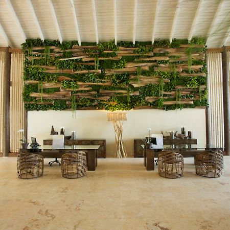 Viva V Samana By Wyndham, A Trademark Adults All Inclusive Лас-Терренас Екстер'єр фото Living wall at the front desk of the hotel