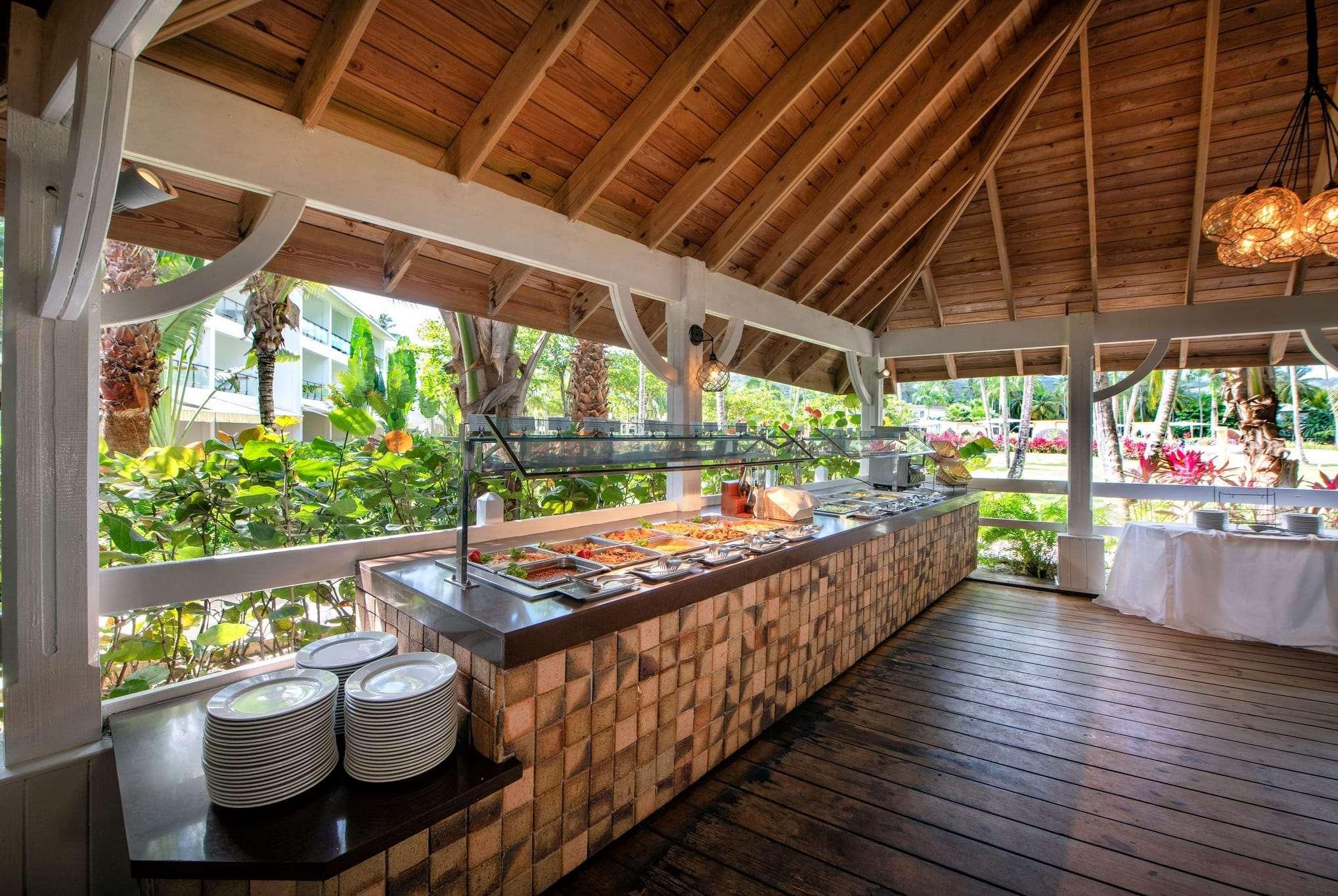 Viva V Samana By Wyndham, A Trademark Adults All Inclusive Лас-Терренас Екстер'єр фото Buffet at a resort
