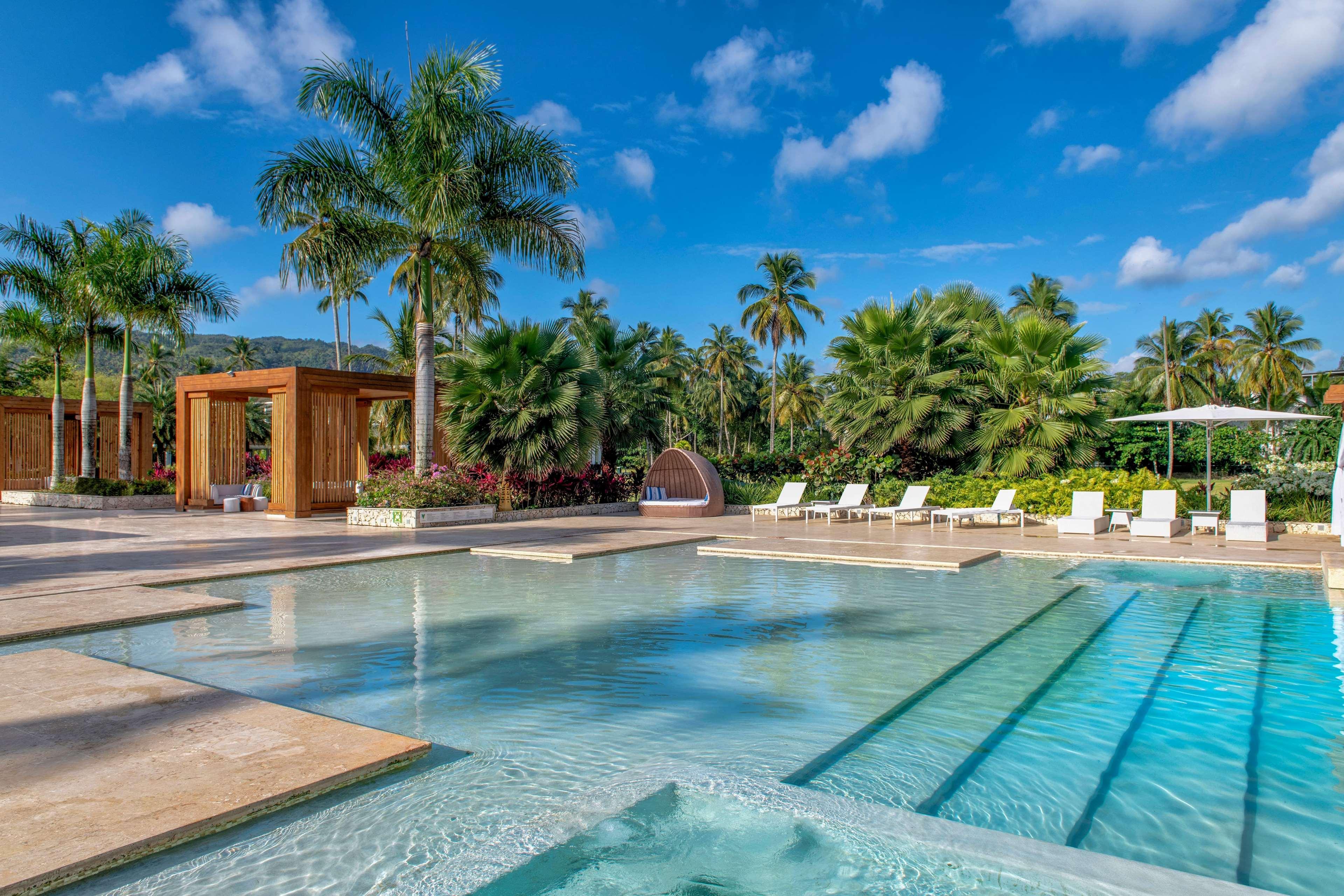 Viva V Samana By Wyndham, A Trademark Adults All Inclusive Лас-Терренас Екстер'єр фото The swimming pool at the Four Seasons Resort