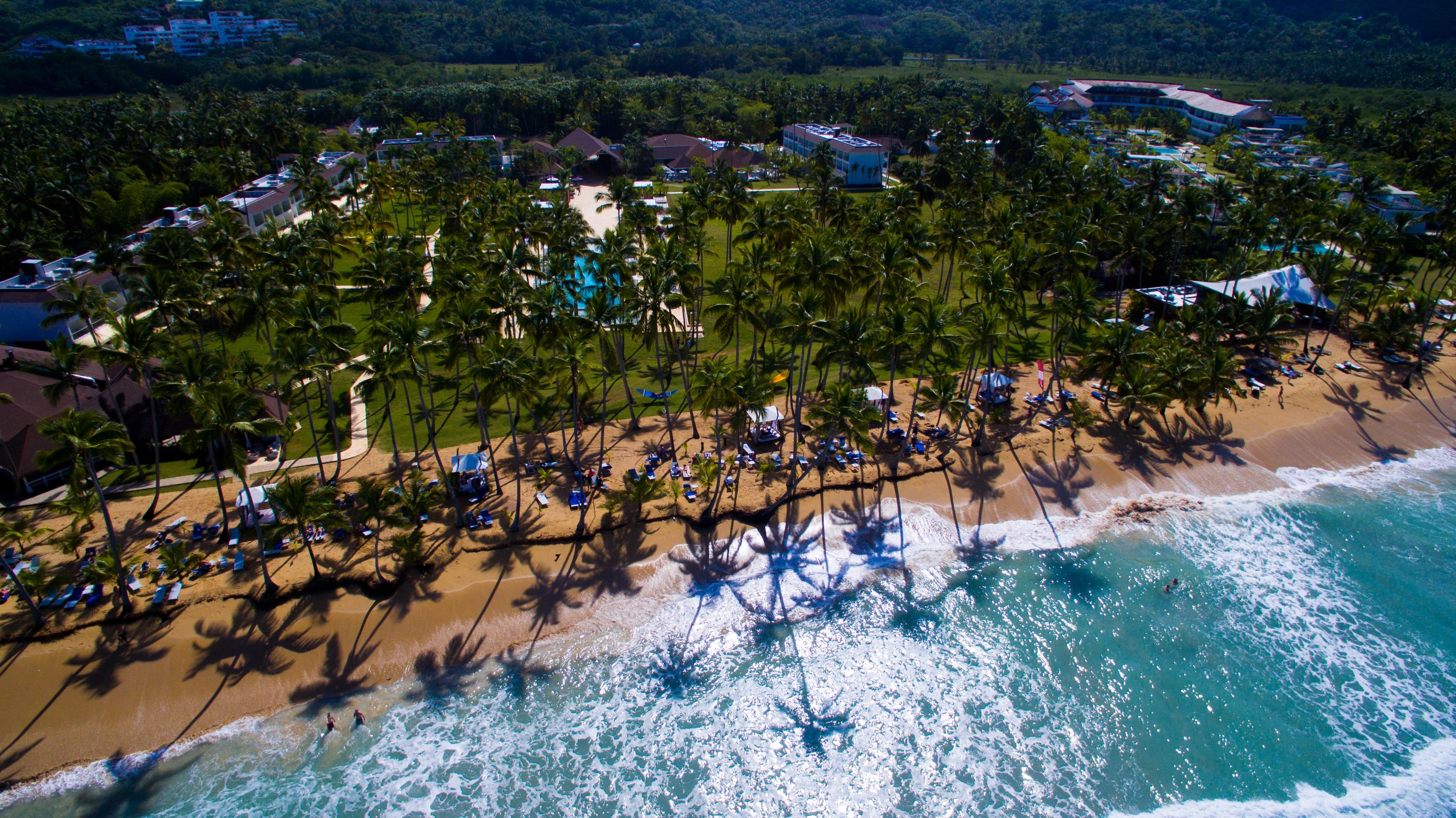 Viva V Samana By Wyndham, A Trademark Adults All Inclusive Лас-Терренас Екстер'єр фото Aerial view of the beach