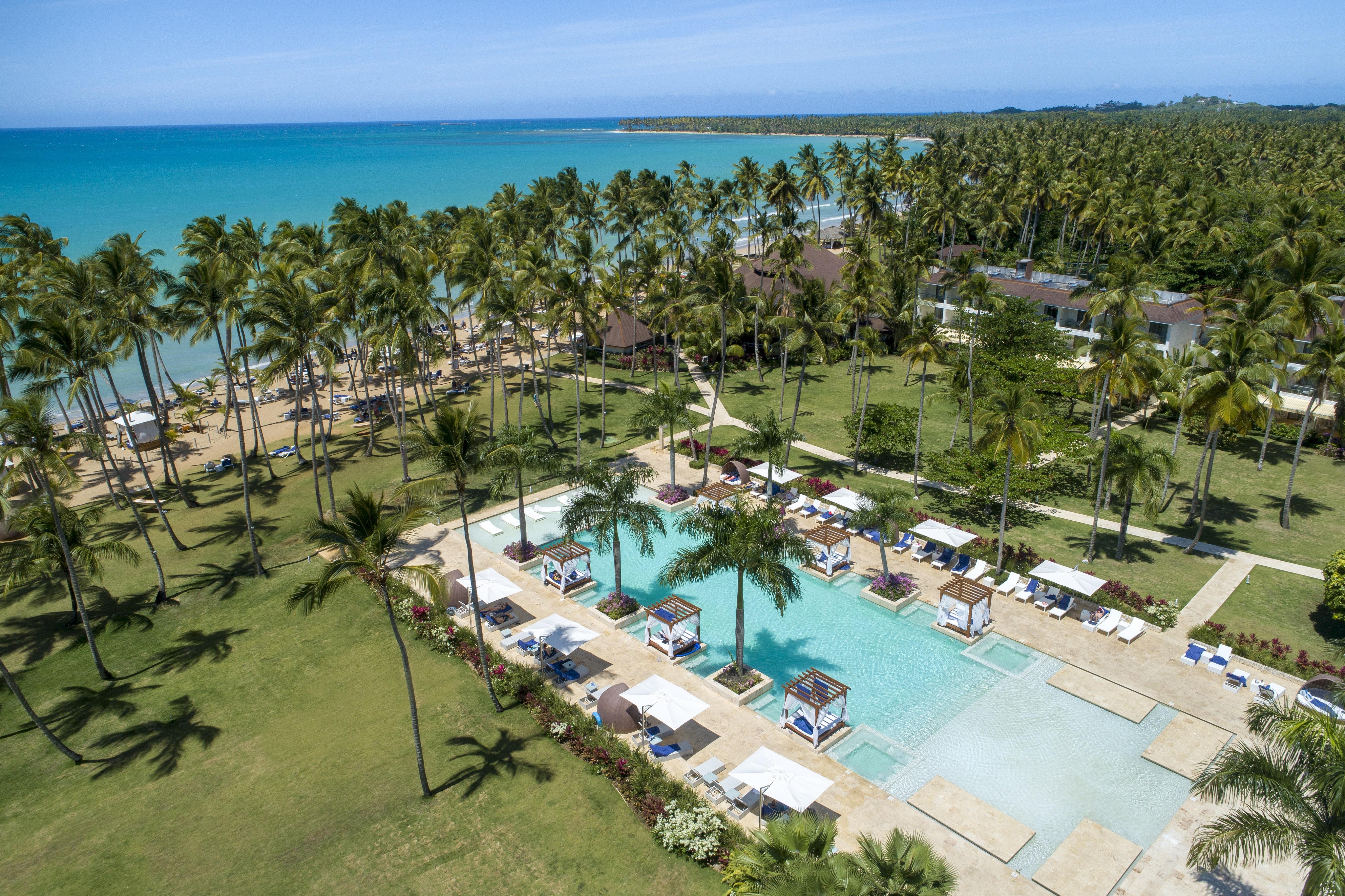 Viva V Samana By Wyndham, A Trademark Adults All Inclusive Лас-Терренас Екстер'єр фото Aerial view of the resort