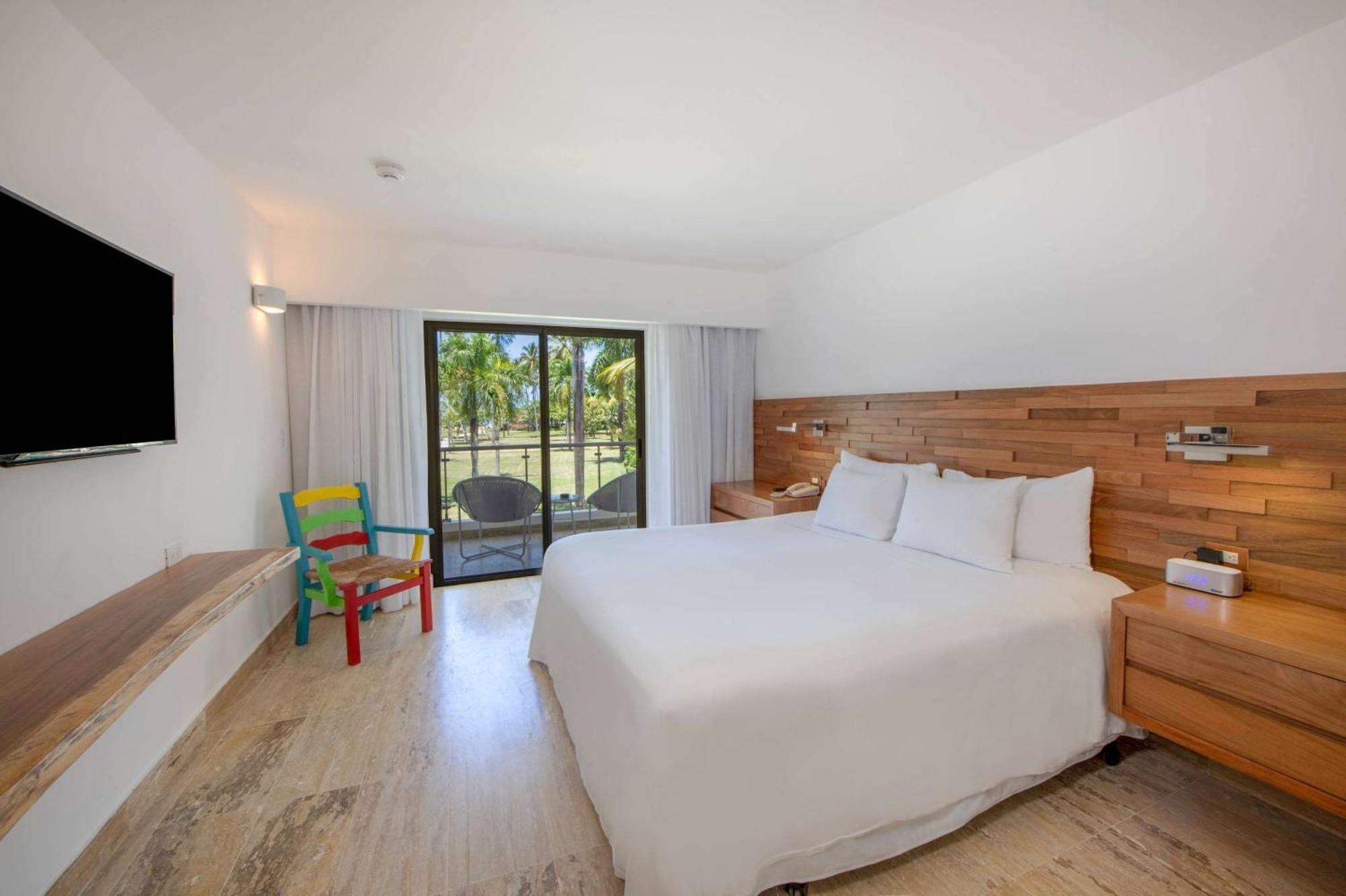 Viva V Samana By Wyndham, A Trademark Adults All Inclusive Лас-Терренас Екстер'єр фото A room at the hotel