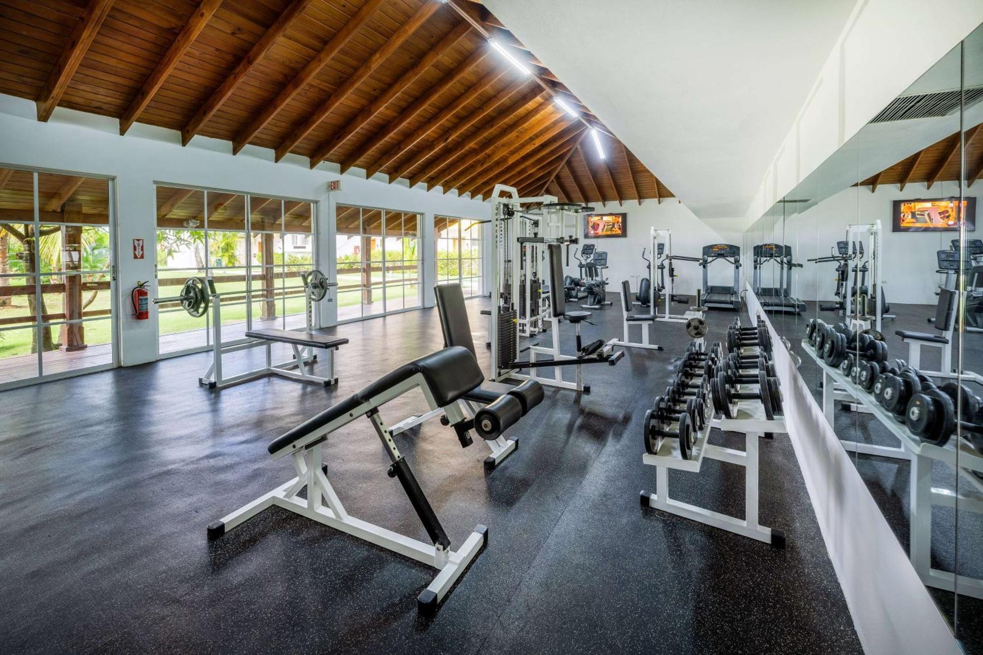 Viva V Samana By Wyndham, A Trademark Adults All Inclusive Лас-Терренас Екстер'єр фото The gym at the resort