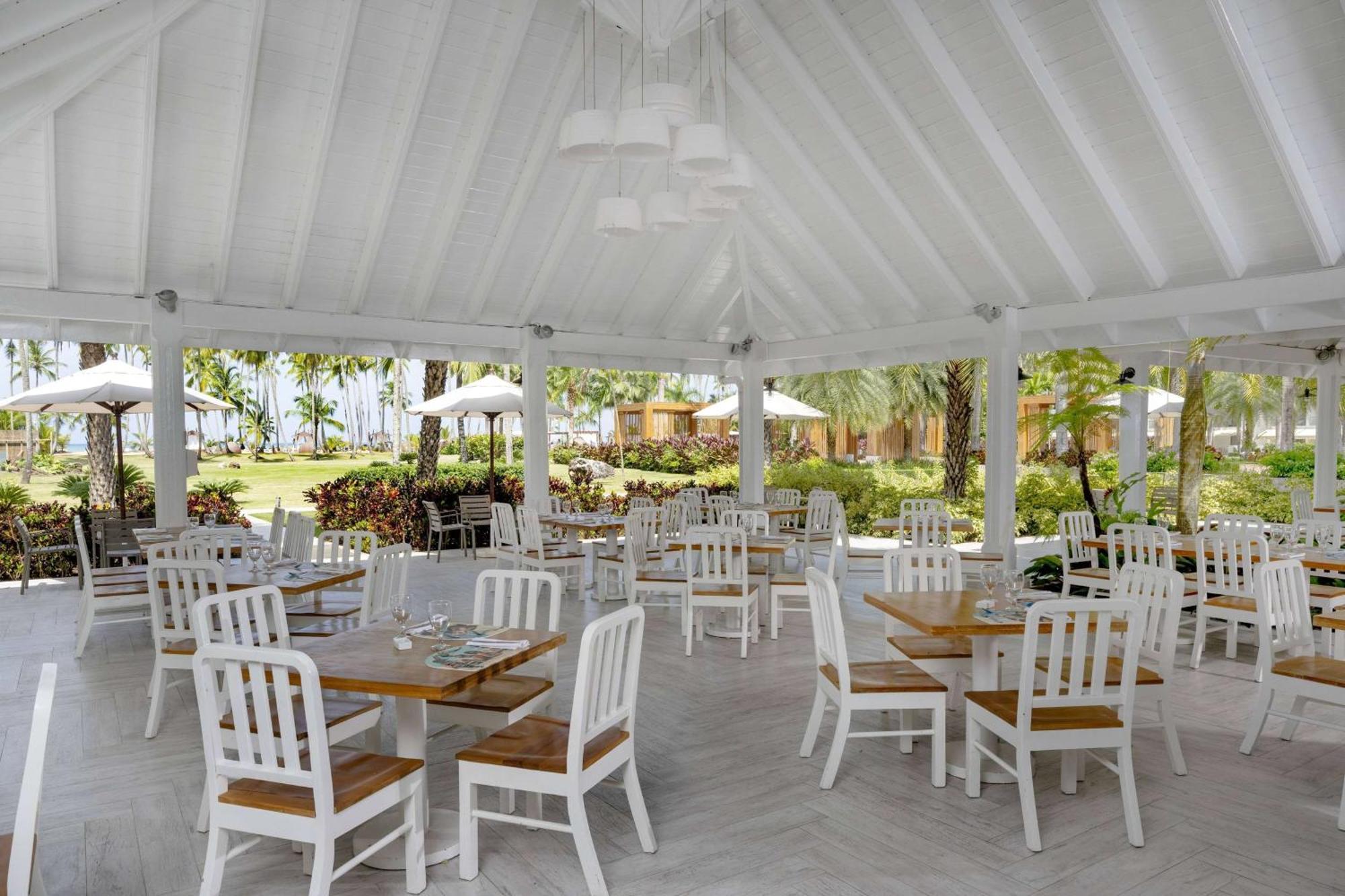 Viva V Samana By Wyndham, A Trademark Adults All Inclusive Лас-Терренас Екстер'єр фото The interior of the restaurant