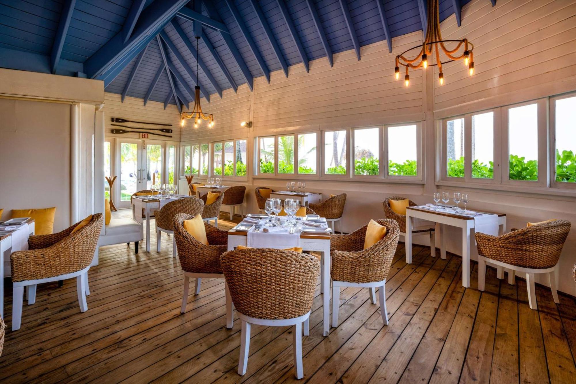 Viva V Samana By Wyndham, A Trademark Adults All Inclusive Лас-Терренас Екстер'єр фото The restaurant at the hotel
