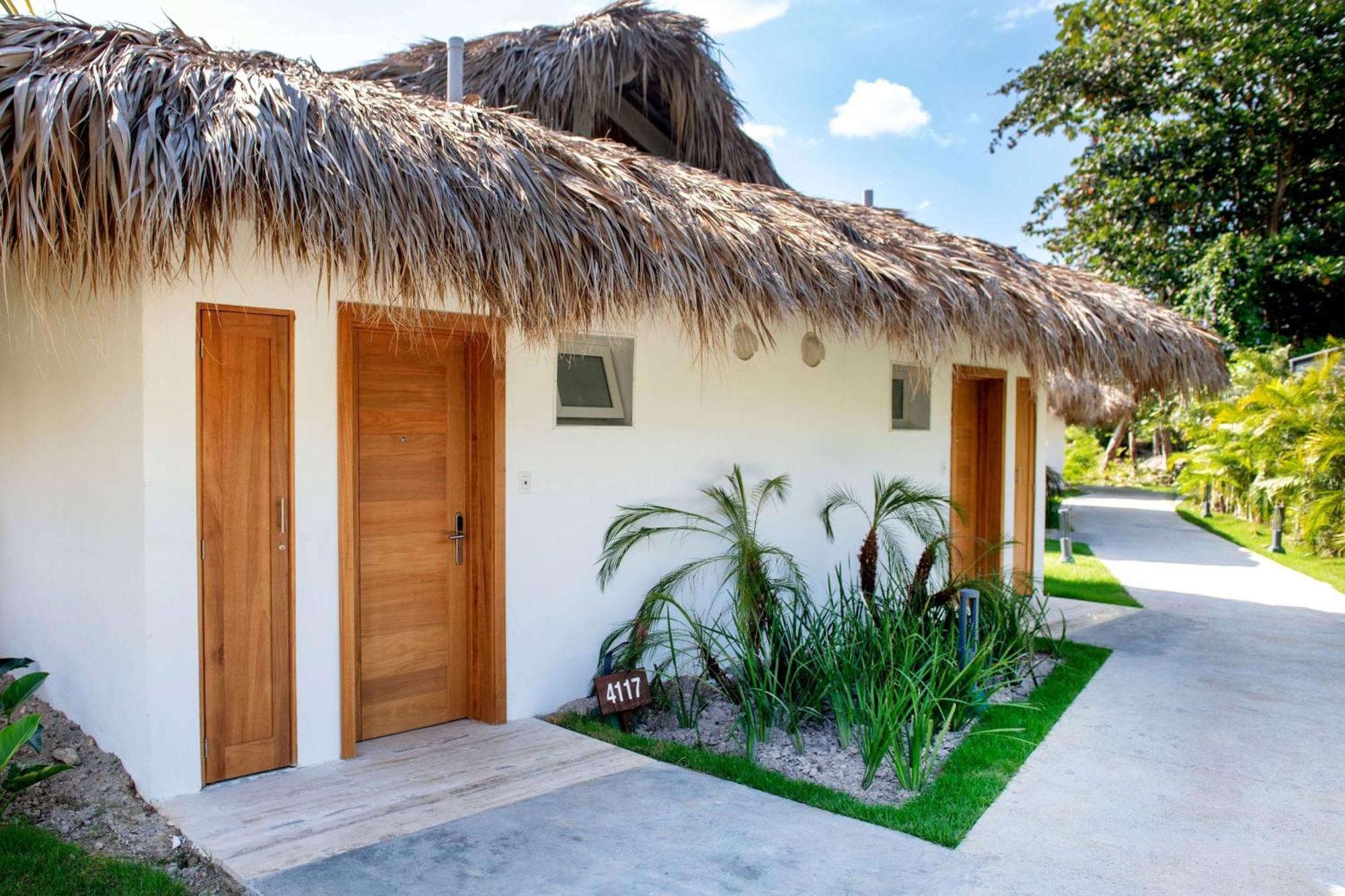 Viva V Samana By Wyndham, A Trademark Adults All Inclusive Лас-Терренас Екстер'єр фото The bathrooms at the resort