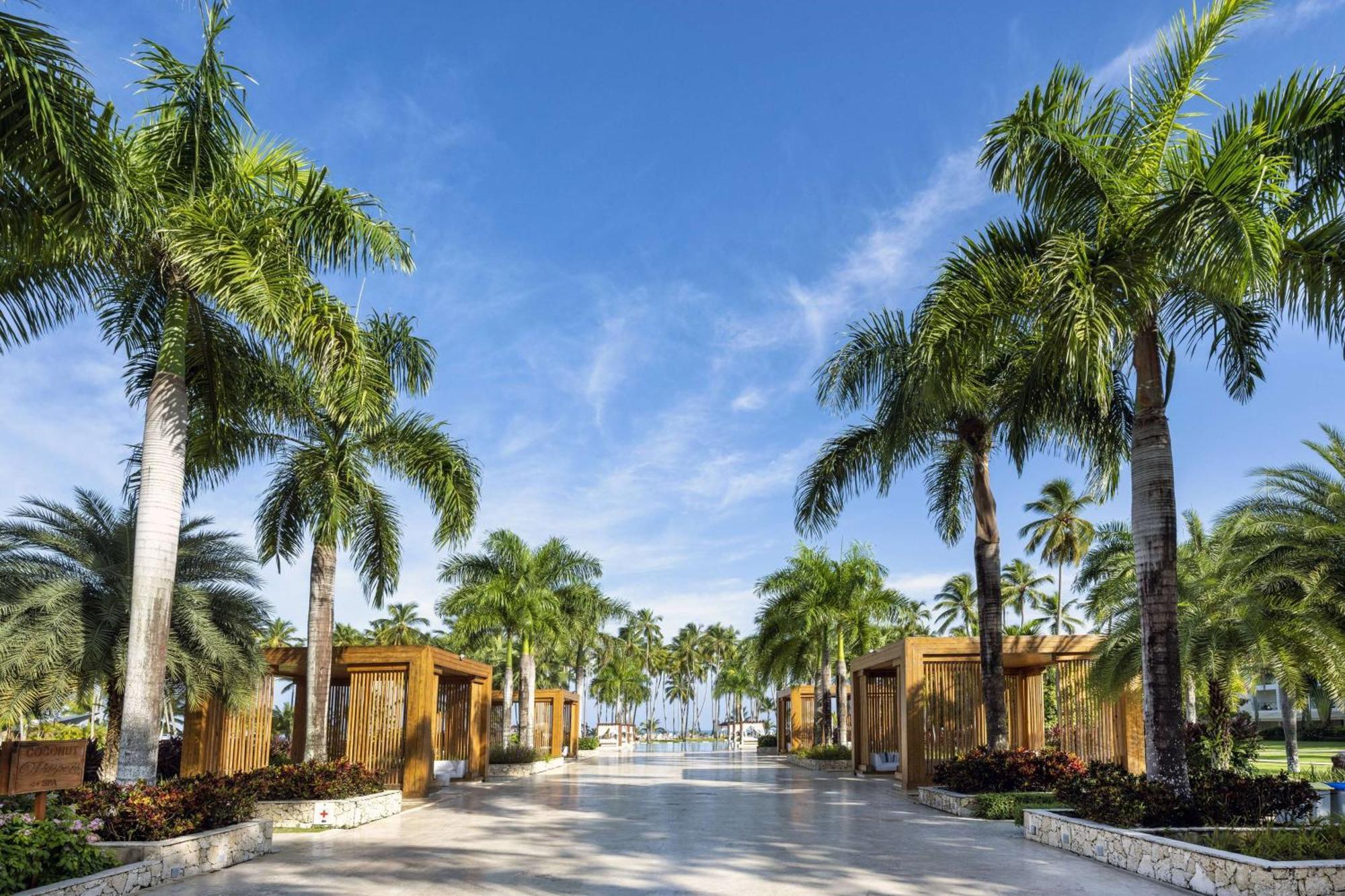 Viva V Samana By Wyndham, A Trademark Adults All Inclusive Лас-Терренас Екстер'єр фото Entrance to the resort